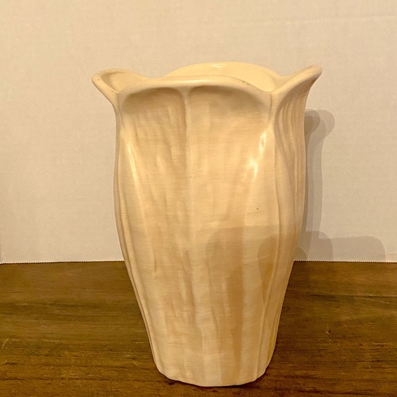 Haeger Vase - Picture 5 of 6